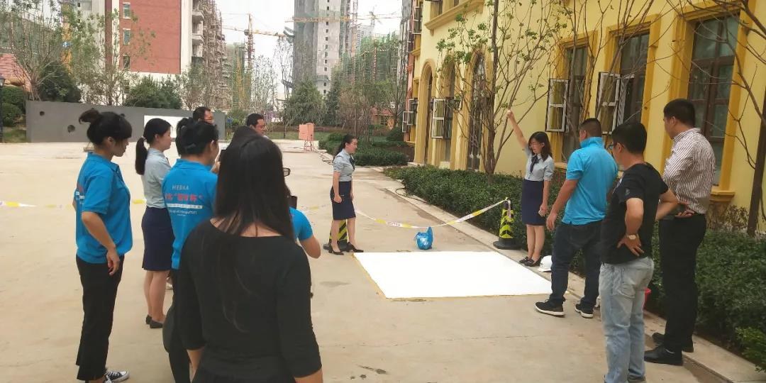 都佰城教师节 鸡蛋“暴跳”进石家庄翰林学校开学典礼