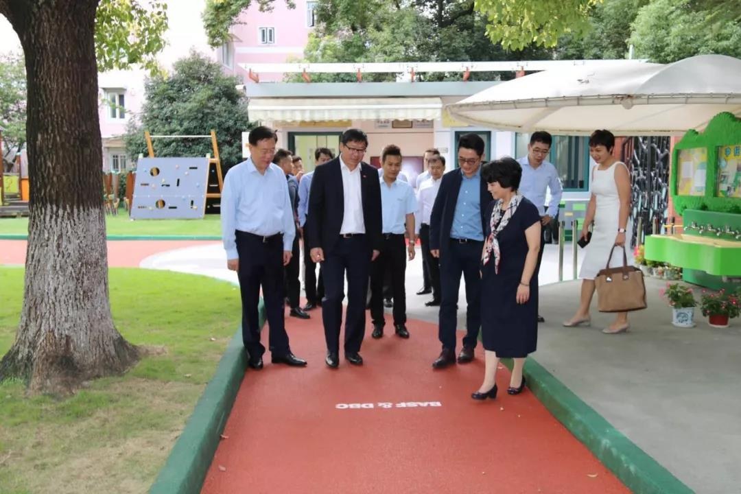 都佰城与巴斯夫向中国福利会托儿所捐建ETPU运动跑道