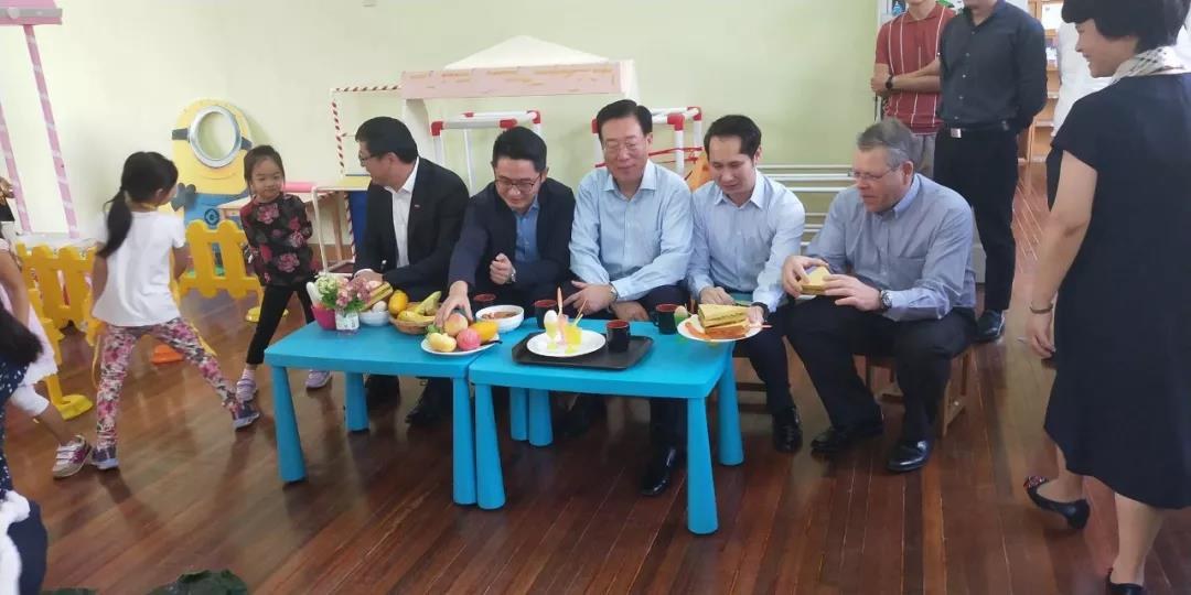都佰城与巴斯夫向中国福利会托儿所捐建ETPU运动跑道