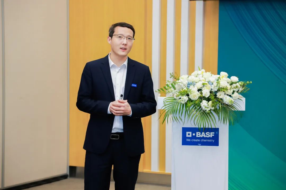 环涂士涂料有限公司技术部负责人束树军博士发言