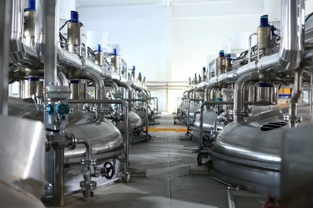 都佰城走进PHA万吨级工厂：博碳水性阻隔涂层进入产业化加速区